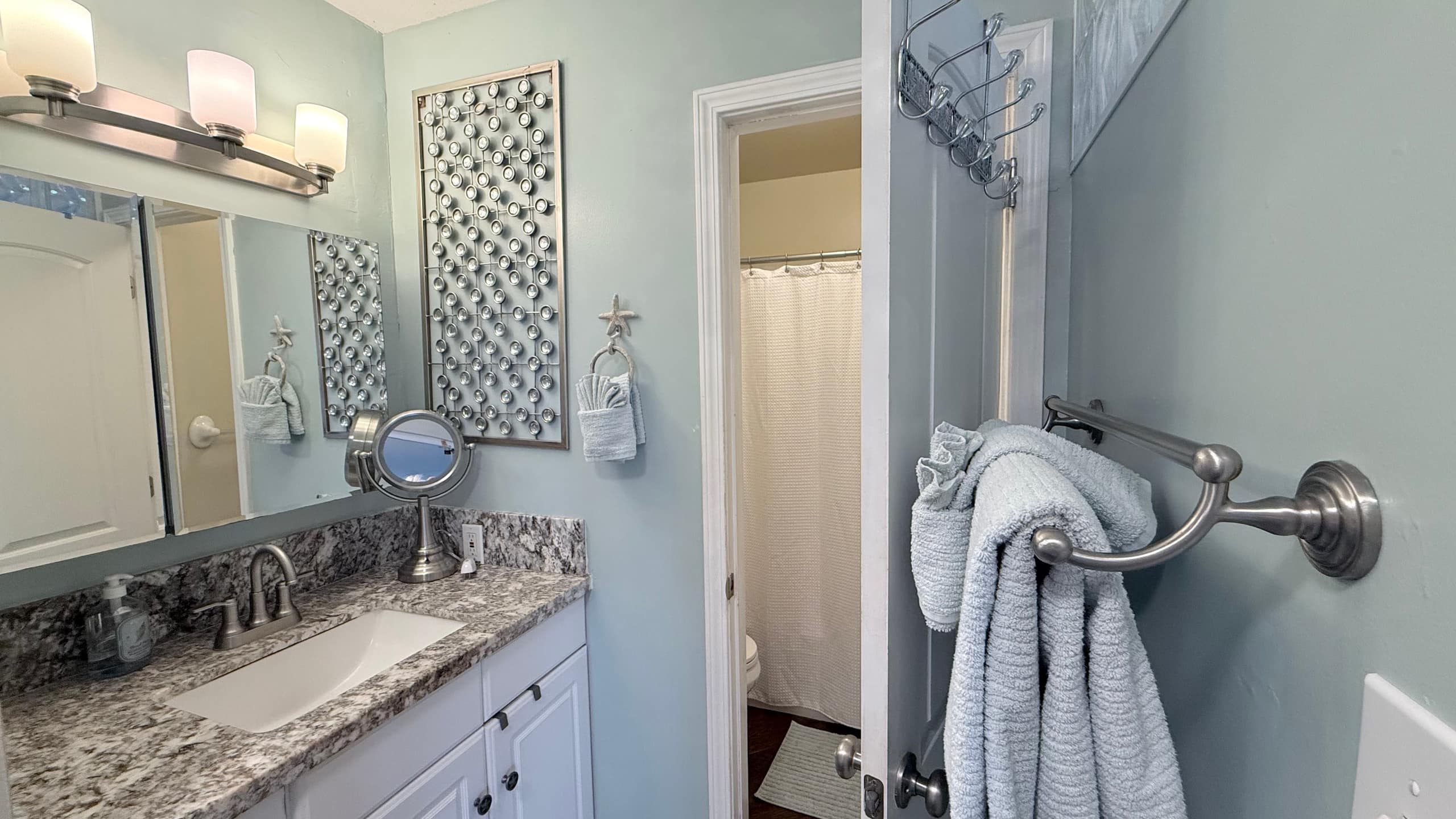 Condo in Kihei · ★4.93 · 1 bedroom · 2 beds · 1 bath - Image 13