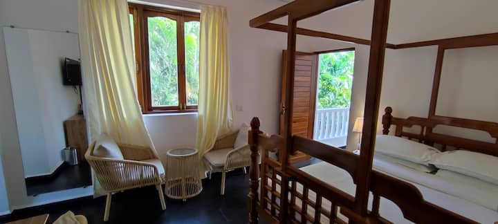 Bedroom 1 image 2