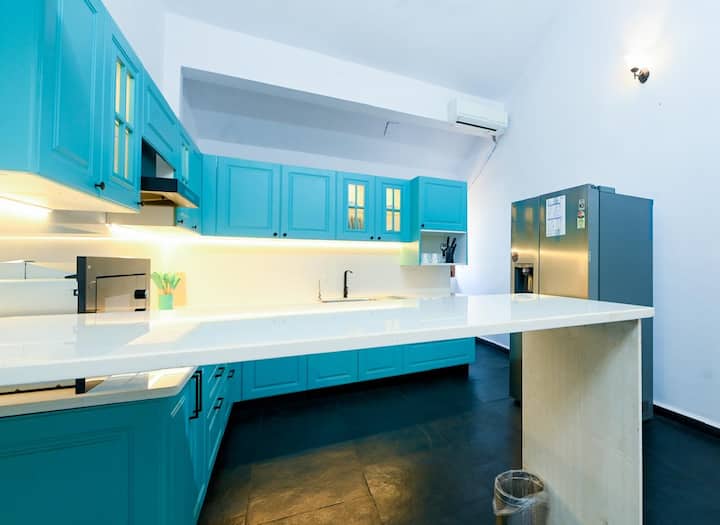 Full kitchen image 2