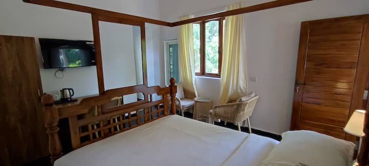 Bedroom 1 image 1