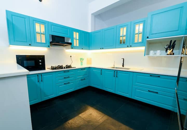 Full kitchen image 1
