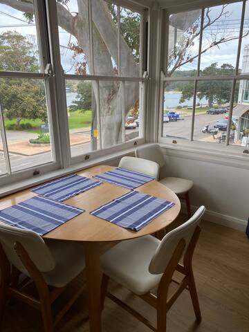 Balmoral Beachfront Apartment – Stunning Views