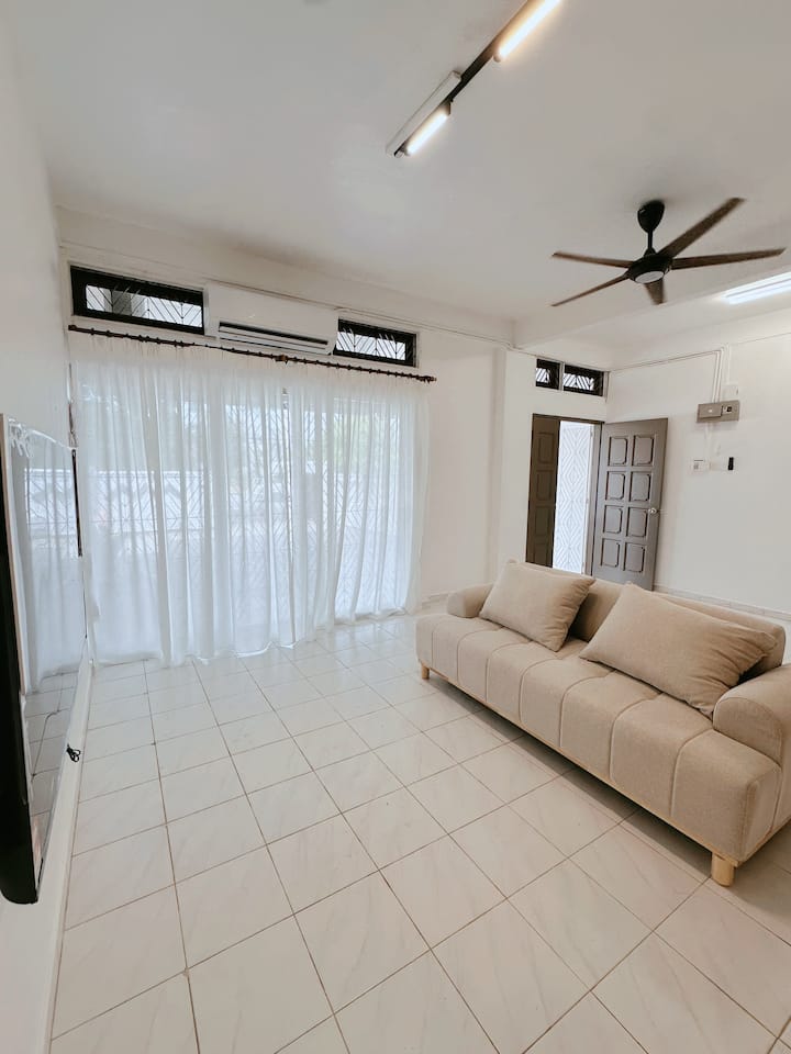 Newly Renovated Modern Home | Free Wifi | Tmn Desa - Alor Setar