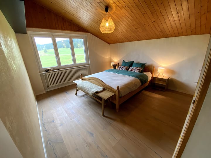 Schlafzimmer 1