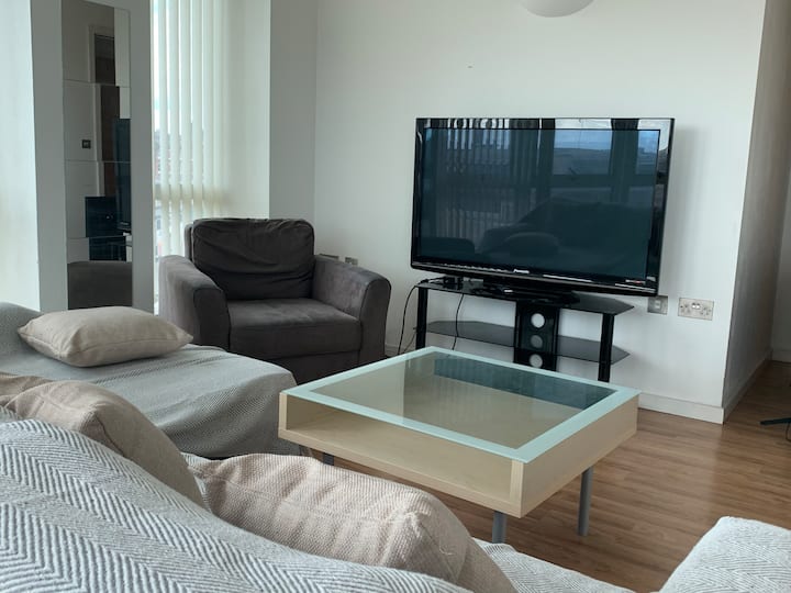Lovely Corner Large Apartment With Views - Nottingham