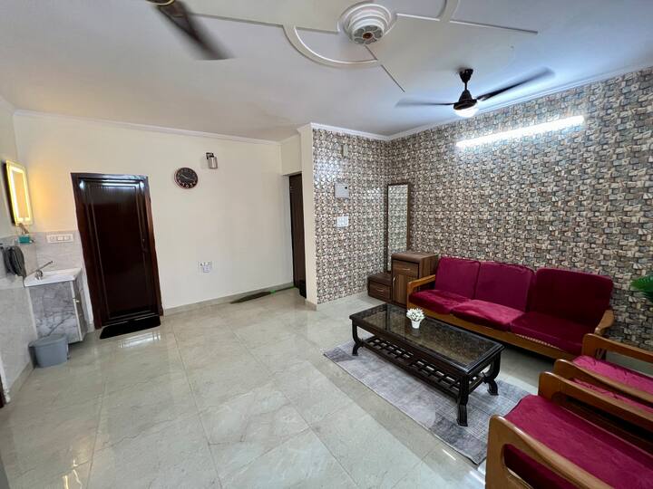 Daniel- 1bhk Apartment - Delhi