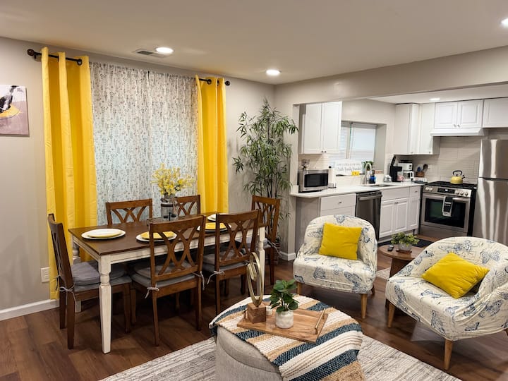 Golden Nest Super Close To Benz Stadium & Aquarium - Atlanta, GA