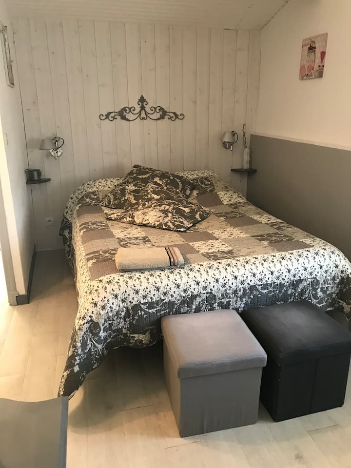 Nuitées Au Cœur Du Village Médiéval - Alès