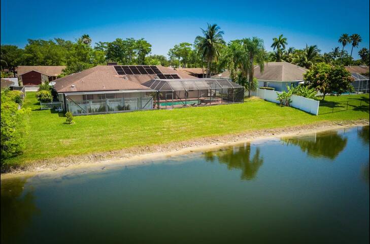 Biss Lauderhill waterfront gallery image 4