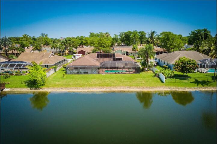 Biss Lauderhill waterfront gallery image 3