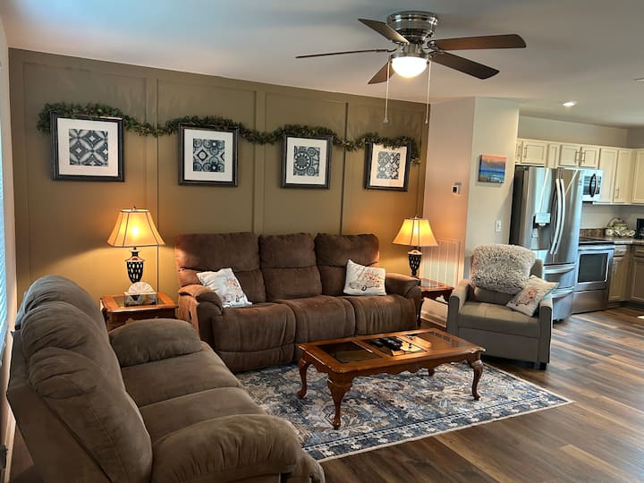 Cool Airbnb, Bike Trail To Greenville, Tr & Furman - Travelers Rest, SC