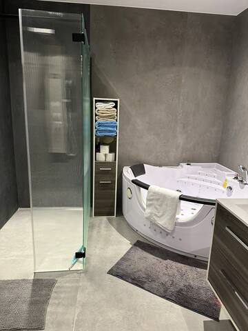 Maison avec piscine – 2 chambres gallery image 2