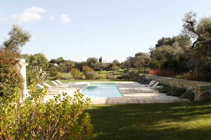 Lamiaterra – lamia with private pool