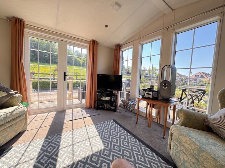 Sunrise Lodge - Blandford Forum
