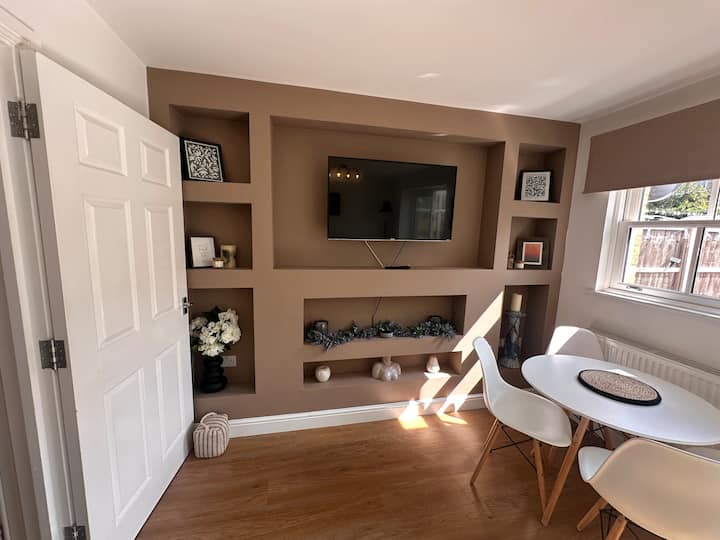 Broadstairs Coastal Stay | Garden, Nr Dreamland - Broadstairs