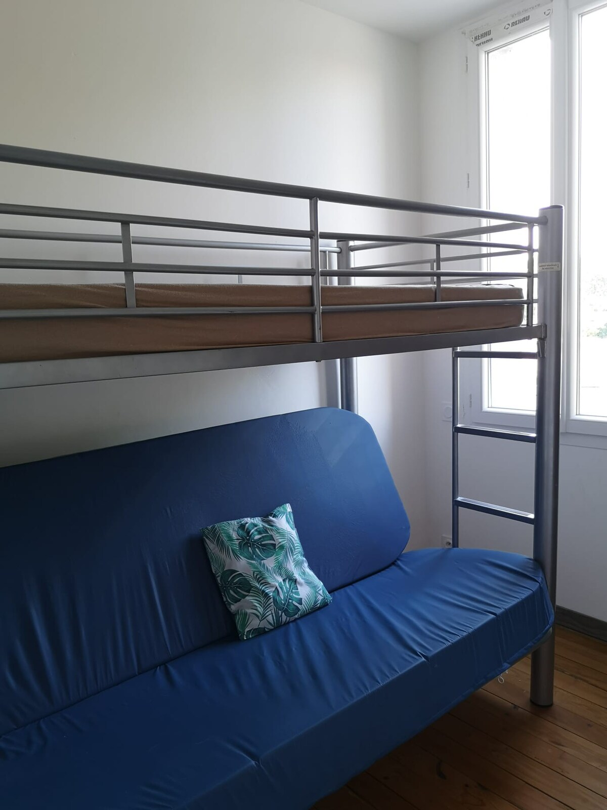 საძინებელი 1