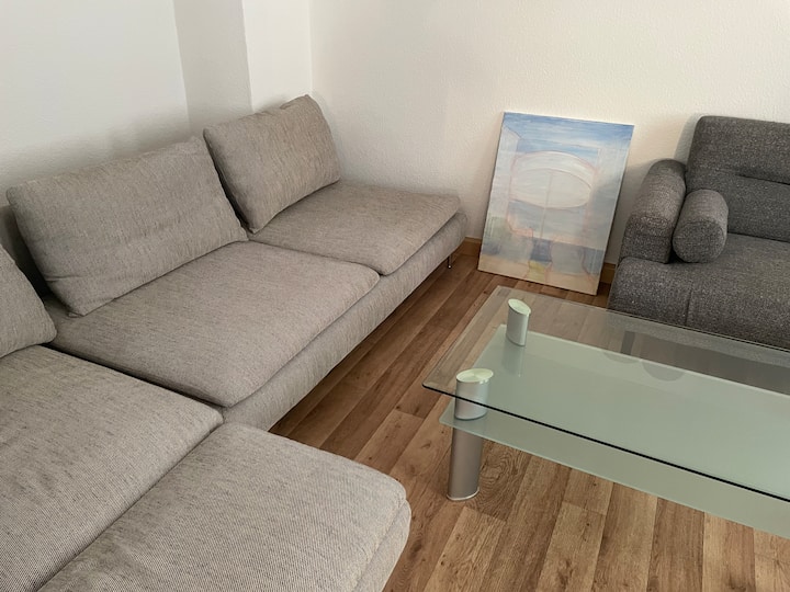 סלון בקומה הראשונה