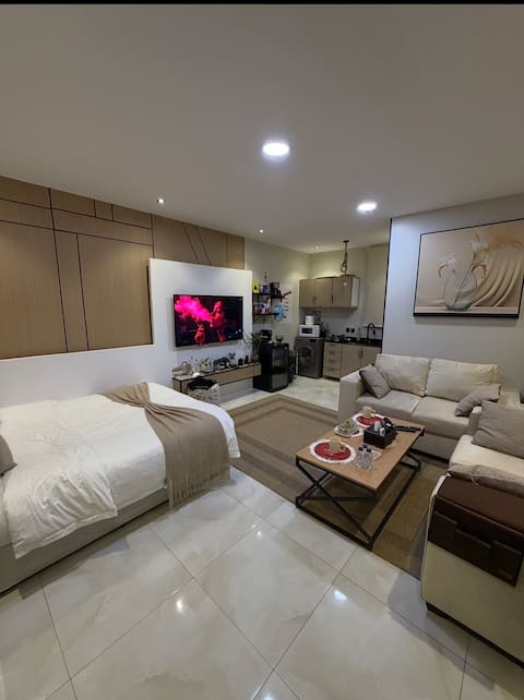 Master Bed Studio Smart Entry 7