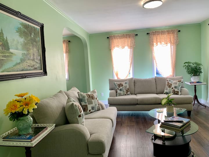 6br | 2 Unit Home | Clean, Cozy & Convenient - Moncton