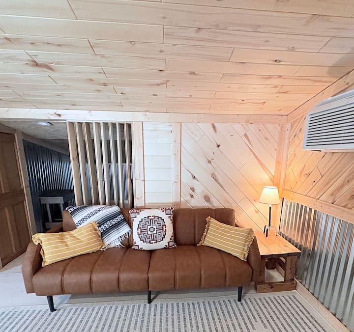 Charming Loft Apartment - Dolores, CO