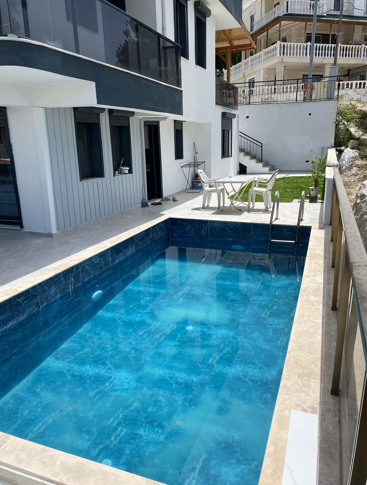 Kuşadası Havuzlu 4 + 1 Villa