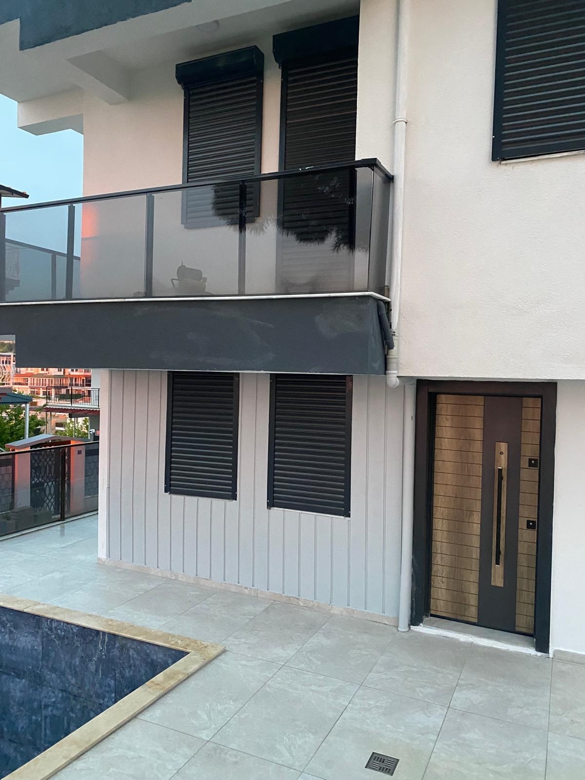 Kuşadası Havuzlu 4 + 1 Villa