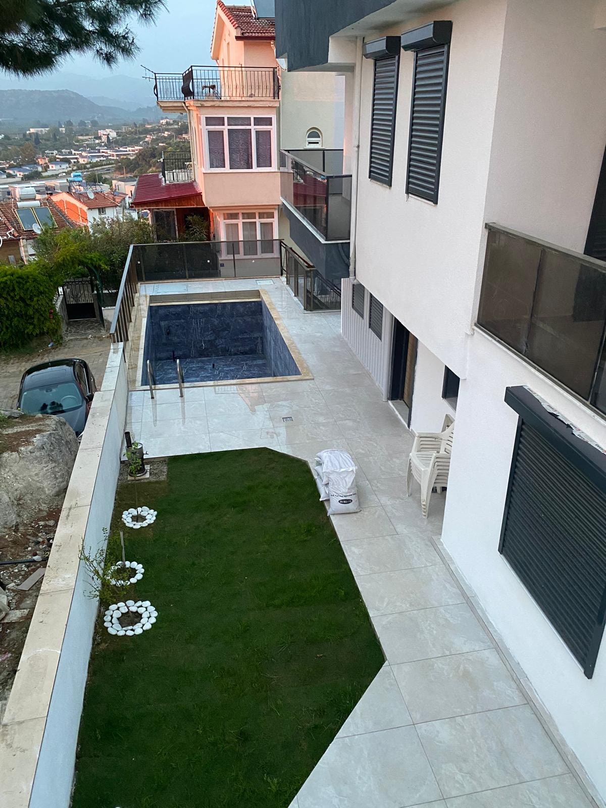 Kuşadası Havuzlu 4 + 1 Villa