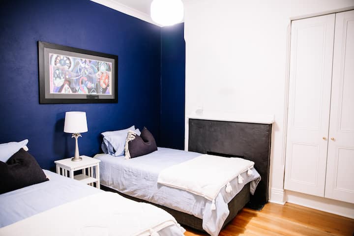 Manželská posteľ alebo dve samostatné postele – v spálni 3 je voľba na vás