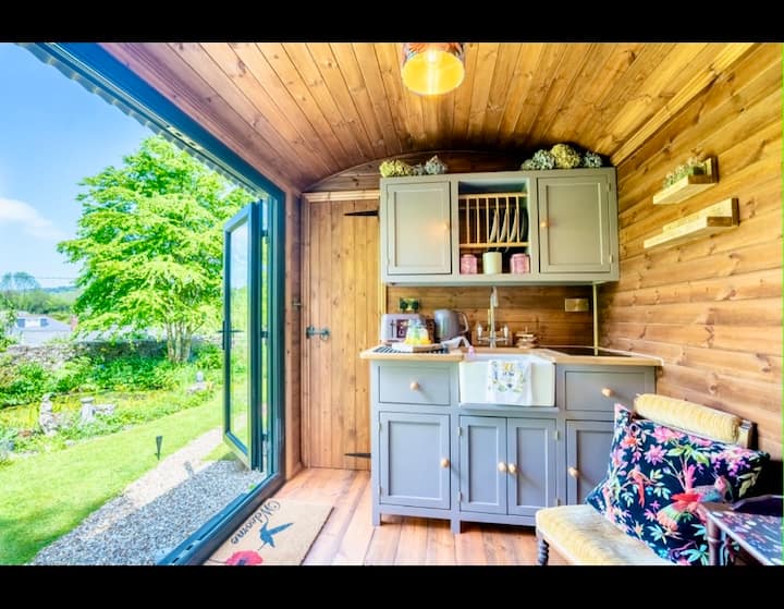 Secret Wildgarden Shepherds Hut - Honiton