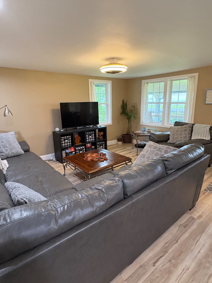 Cozy Lake House - Lakeview, OH