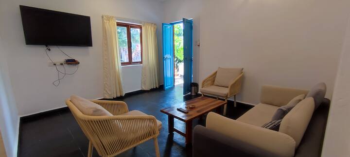 Living room image 3
