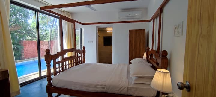 Bedroom 1 image 5