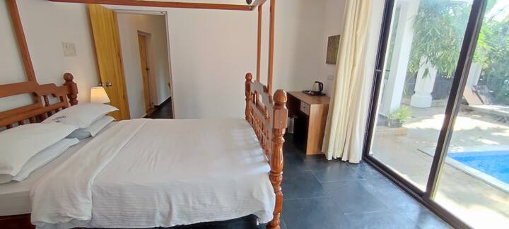 Bedroom 1 image 8