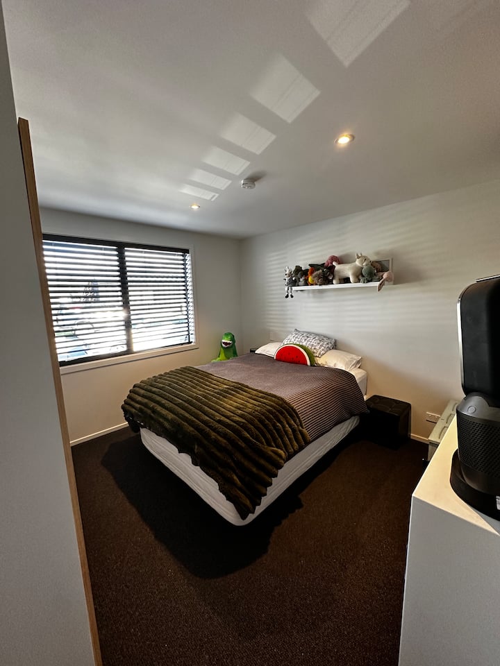 საძინებელი 2