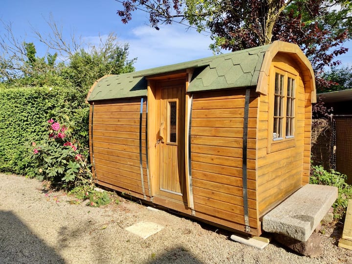 חדר מערבי.