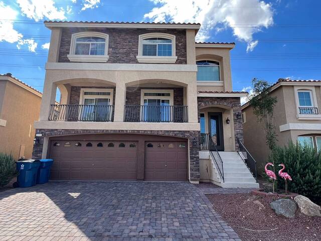 #80 Luxurious Tri-Level 6BR Pool Tbl Arcade Near S gallery image 2