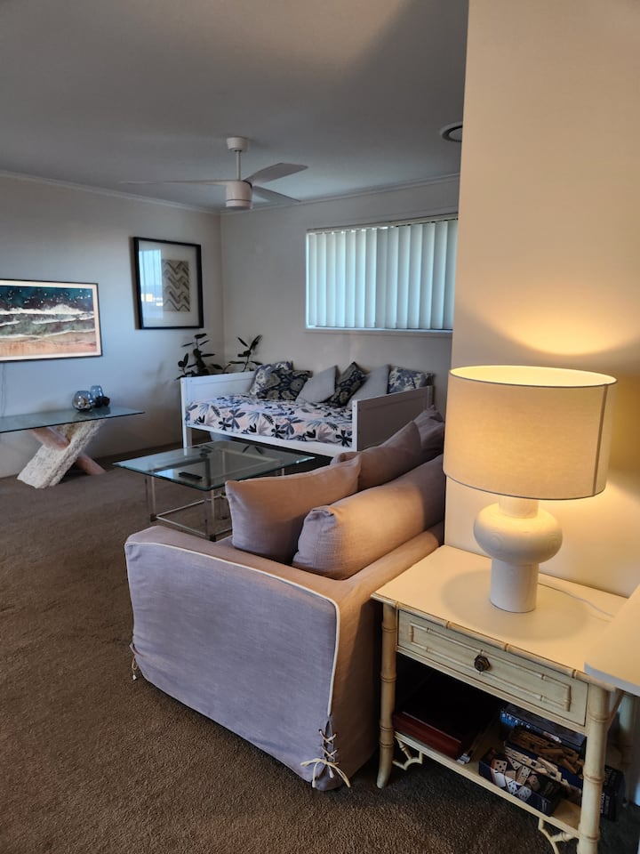 Mermaid Beach Top Floor W/ Pool - Gold Coast