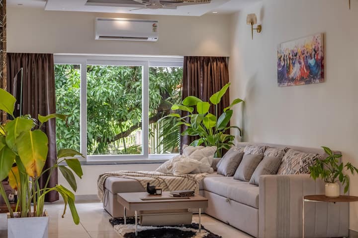 Living room image 7