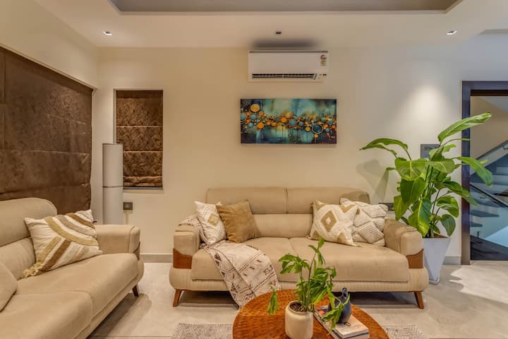 Living room image 2