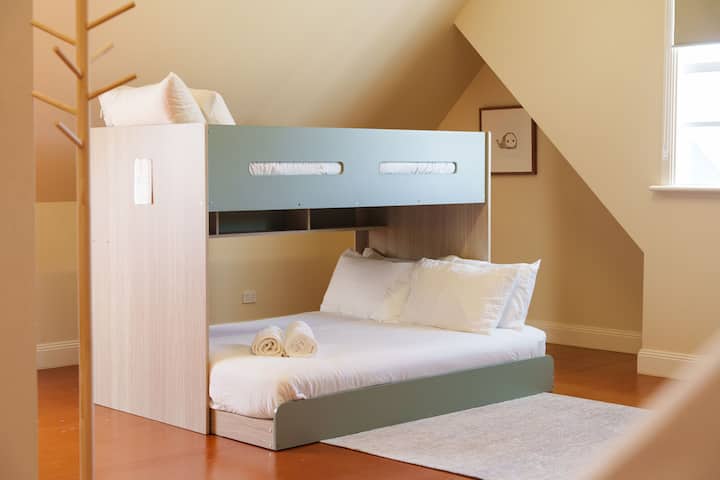 Schlafzimmer 5