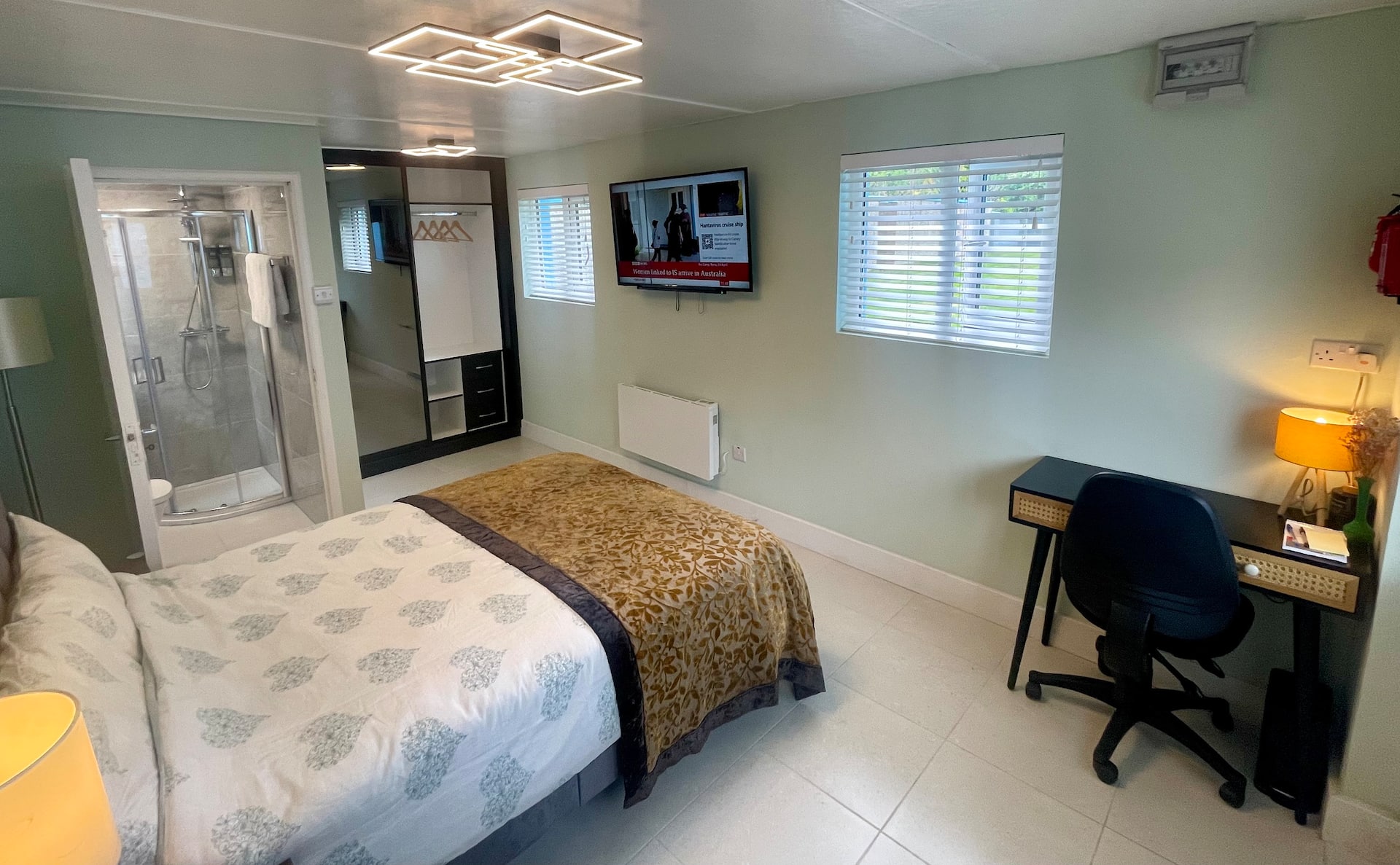 Private Garden Suite | Gated Parking | Workspace