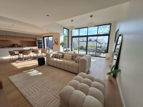 Stylish 150 m² villa – 4 bedrooms & garden – Rennes