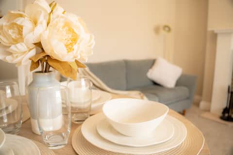 Successful Airbnb property: Layla’s Loft. Dog Friendly. Close to beach. in Amble By The Sea