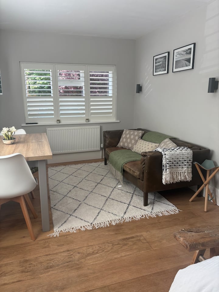 Studio Flat In Shiplake Cross - Henley-on-Thames