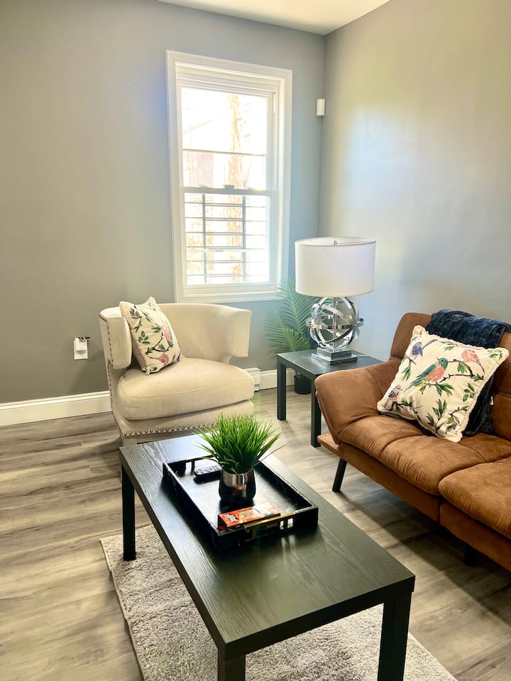 Two Bedroom Detached Guesthouse - Baltimore