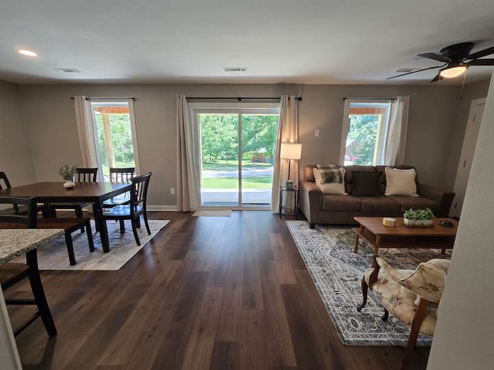 River Pines Retreat At Newlands Lodge - Bull Shoals, AR