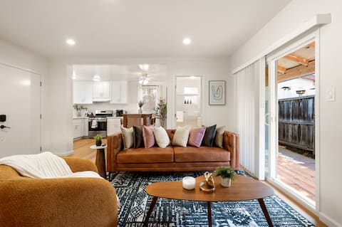 Popular Airbnb listing: Walk to Downtown Mt.View | BayArea Travelers Haven in Mountain View