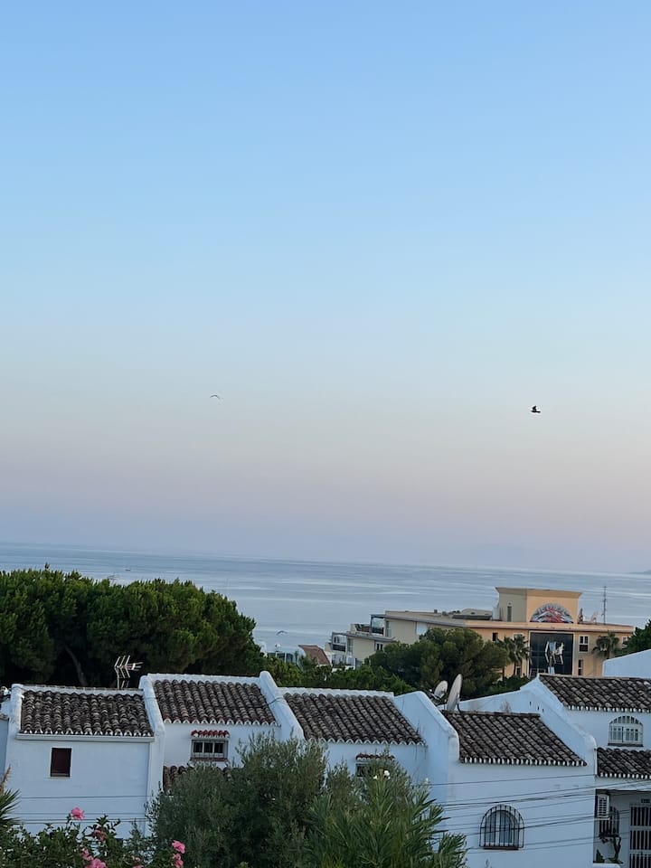 Casa Con Jardín- Vistas Al Mar- Playa A 100 M. - Estepona