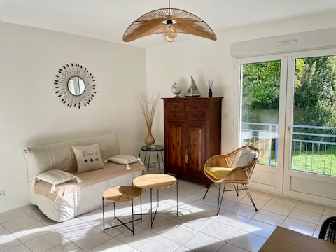 Propriété Airbnb réussie: 150 m from the sea, spacious south-facing 2-bedroom apartment à Dinard