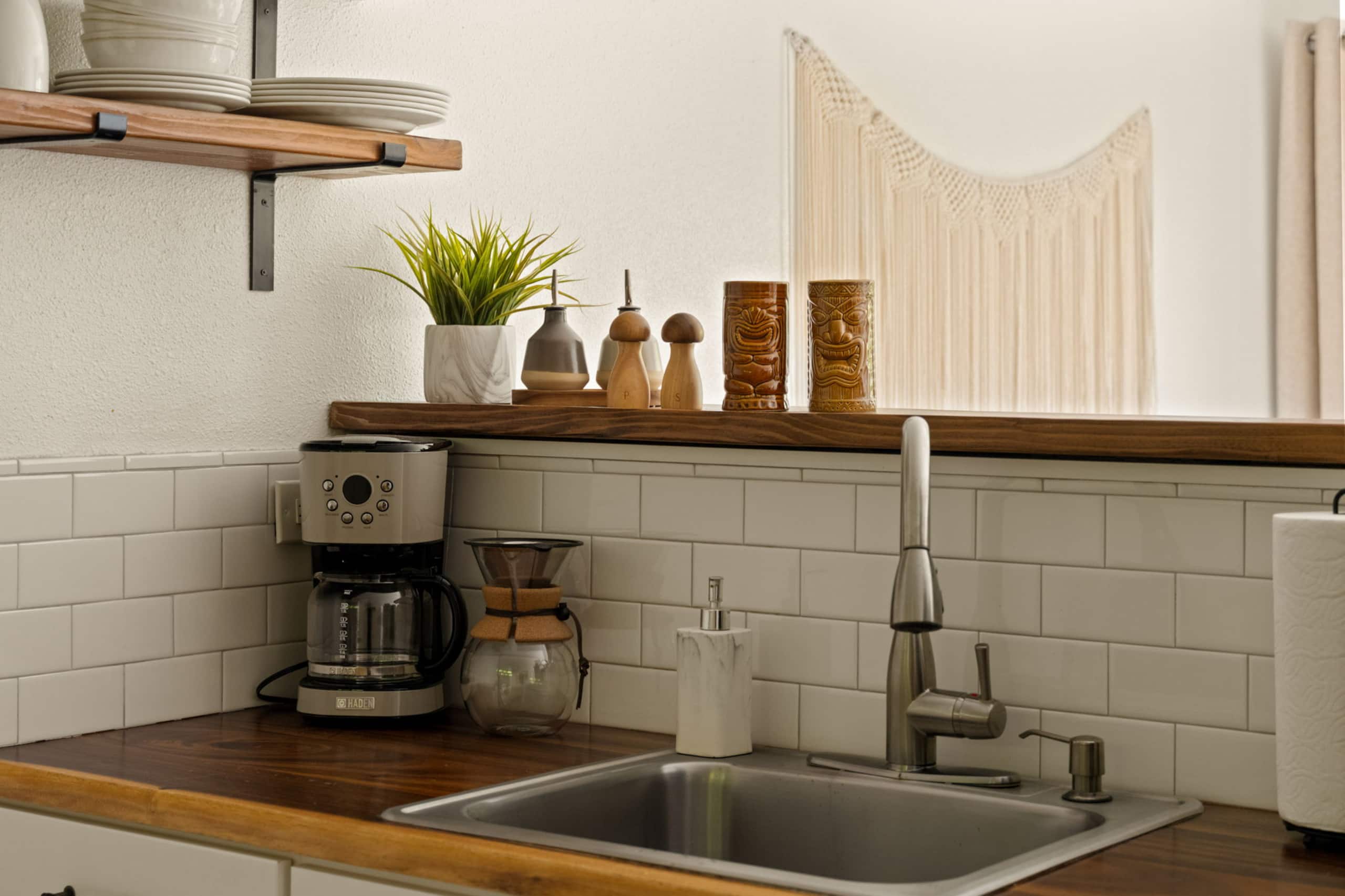 Boho Perfect Honeymoon Spot, AC + Kitchenette - Photo 11